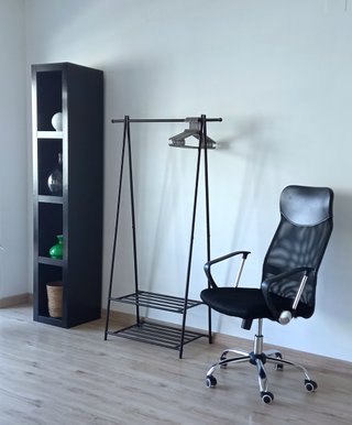 TRES PIEZAS, SILLA, BURRA, ESTANTERIA
