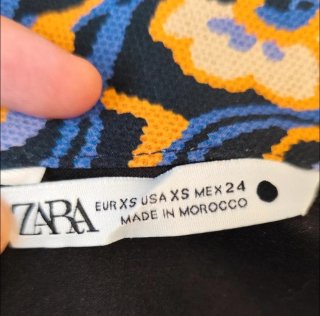 Top Zara estampado cuello perkins manga larga