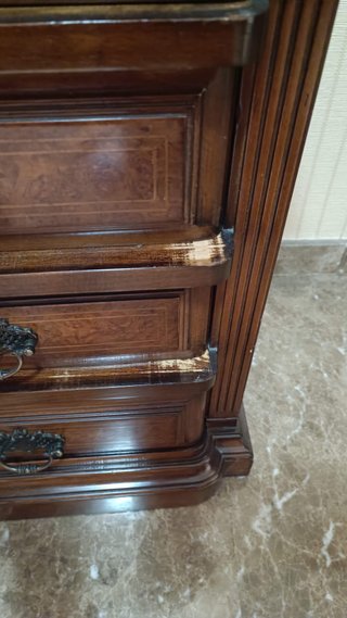 Mesita de noche de madera