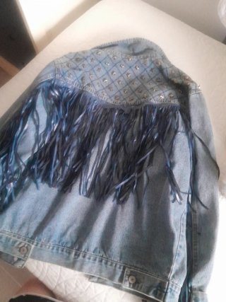 Chaqueta vaquera con flecos