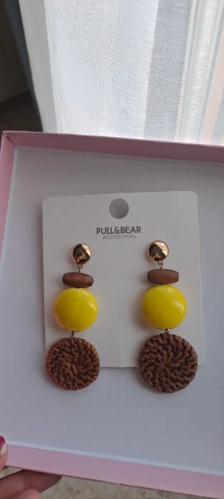 Pendientes Pull&Bear amarillos y marrones