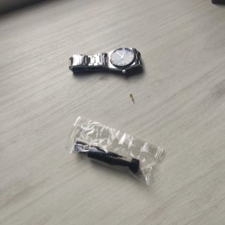 Reloj WLISTH  Elegante Negro y Plateado Nuevo