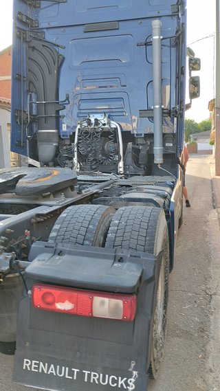 Camión azul Renault