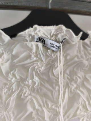 Top Zara Blanco roto.  Texturizado