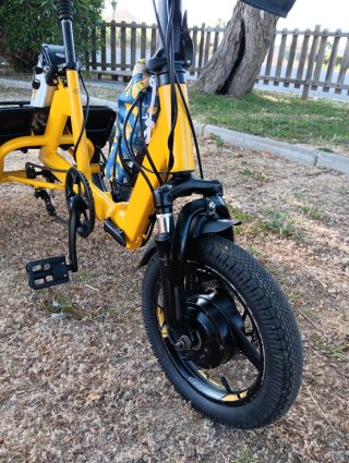 Triciclo Eléctrico Adulto Amarillo