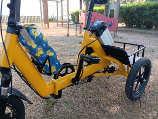 Triciclo Eléctrico Adulto Amarillo