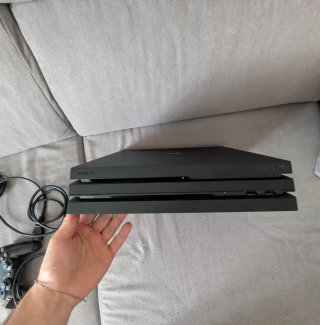 Consola PS4 Pro Negra + Mando 1 TB