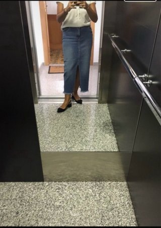 Falda vaquera larga con aberturas