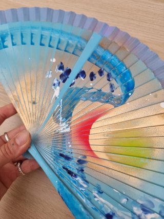 Abanico pintado a mano para festivales