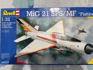 Maqueta Revell MiG 21 SPS/MF 1:32