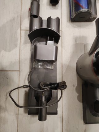 Dyson V8 Revisionata e Pulita