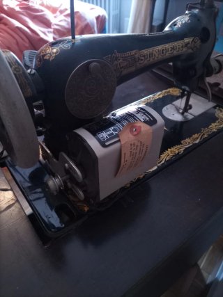 Máquina de coser Singer antigua