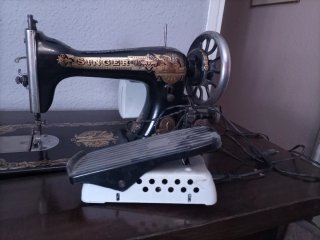 Máquina de coser Singer antigua