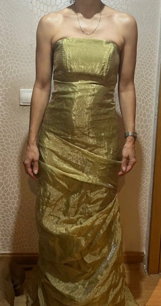 Vestido de ceremonia dorado champagne,