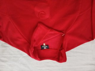 Sudadera roja con logo