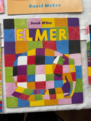 Coleccion de 7 libros de ELMER en inglés