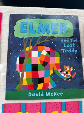 Coleccion de 7 libros de ELMER en inglés