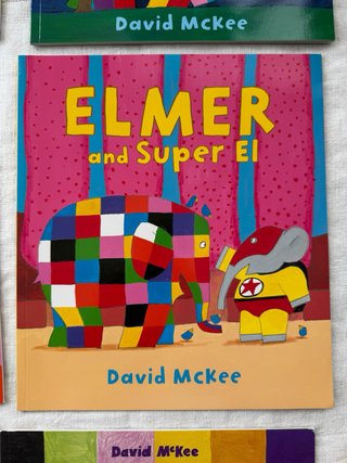 Coleccion de 7 libros de ELMER en inglés