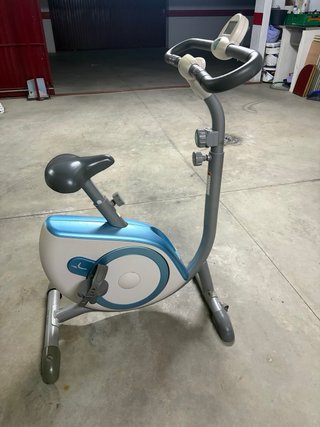 Bicicleta Estática Azul y Gris