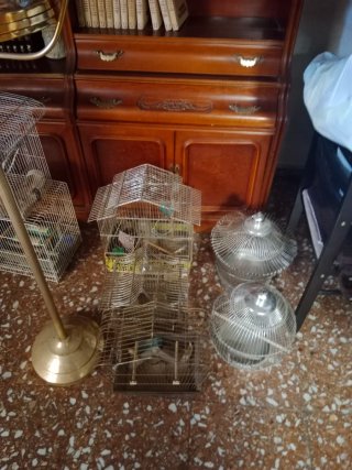 Jaulas para pájaros de aluminio y hierro