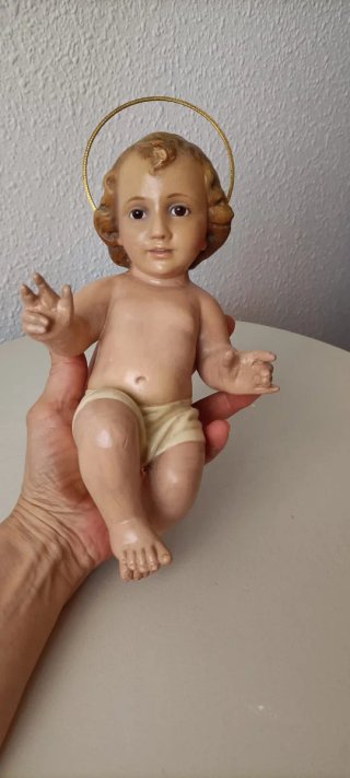 Niño Jesús Olot con cuna original