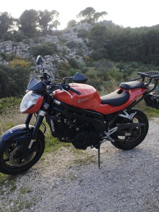 Hyosung GT 650i comet limitada A2
