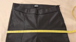Pantalón efecto piel Zara negro