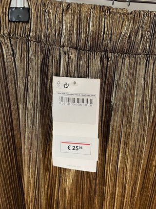 Falda dorada Zara plisada