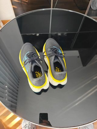 Sneakers New Balance Taglia 40.5