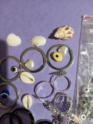 Kit DIY Bisutería: Aros, Conchas y Abalorios