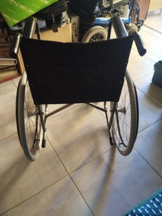 Silla de ruedas marca forte de ruedas grandes