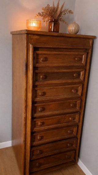 Cómoda de madera con 8 cajones