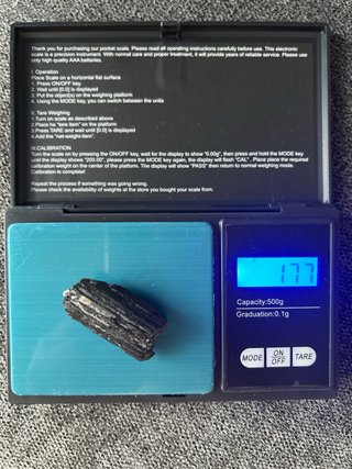 Colgante Turmalina Negra con bolsa de franela azul