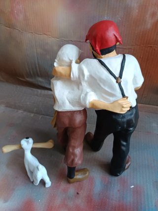 Figuras Tintín, Haddock y Milú en el desierto 30cm