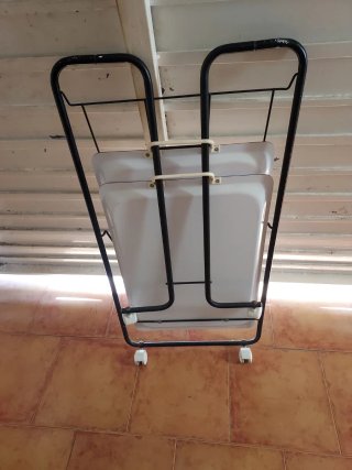 Carrito plegable de cocina metálico y plástico