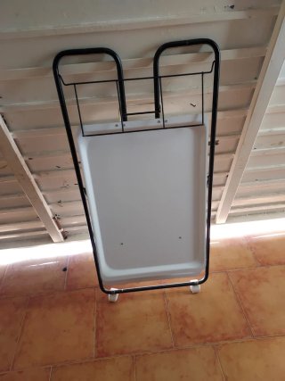 Carrito plegable de cocina metálico y plástico