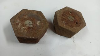 2 Antichi Pesi Esagonali in Ghisa
