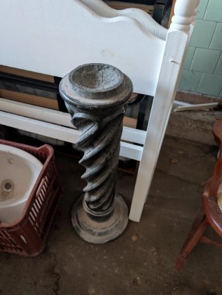 Pedestal de piedra mármol