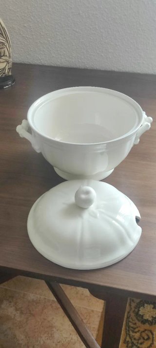 Sopera San Claudio Porcelana Blanca