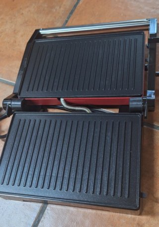 Plancha Ufesa Stromboli Roja