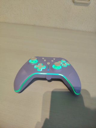 Mando Inalámbrico Nintendo Switch Morado.