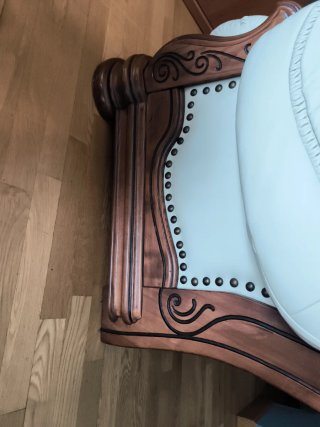Sofá y sillón de piel beige