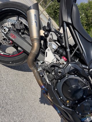 Kawasaki Z900 Full Negra/Roja
