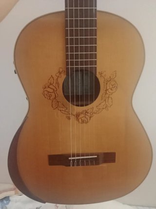 Guitarra flamenca APC Semi Artesana Amplificada