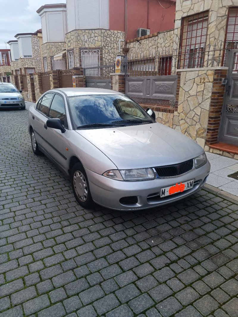 Mitsubishi Carisma 1999 - foto 1
