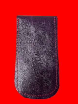 Funda gafas cuero vacuno morada costura roja