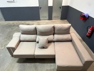 Sofá chaiselongue beige tela