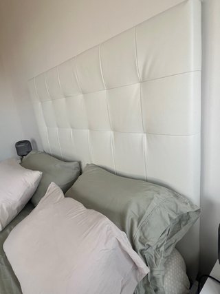 Cabecero de cama blanco roto polipiel