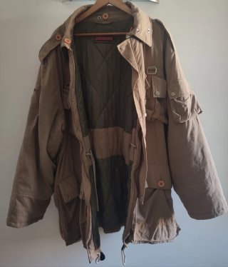Chaqueta Chevignon color beige. Talla L