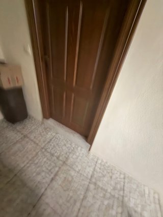 Puerta de madera maciza